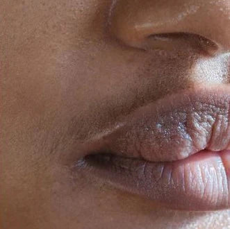 Enlever les poils du visage Epilation du duvet du visage ELAINE PERINE